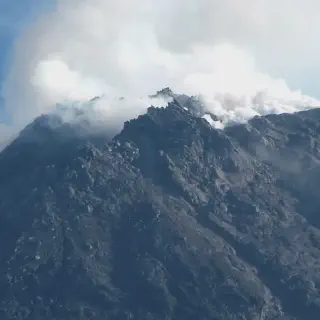 Mewarnai Bencana Alam Gunung Meletus: Cara Mengenalkan Anak Pada Bencana Alam Sejak Dini